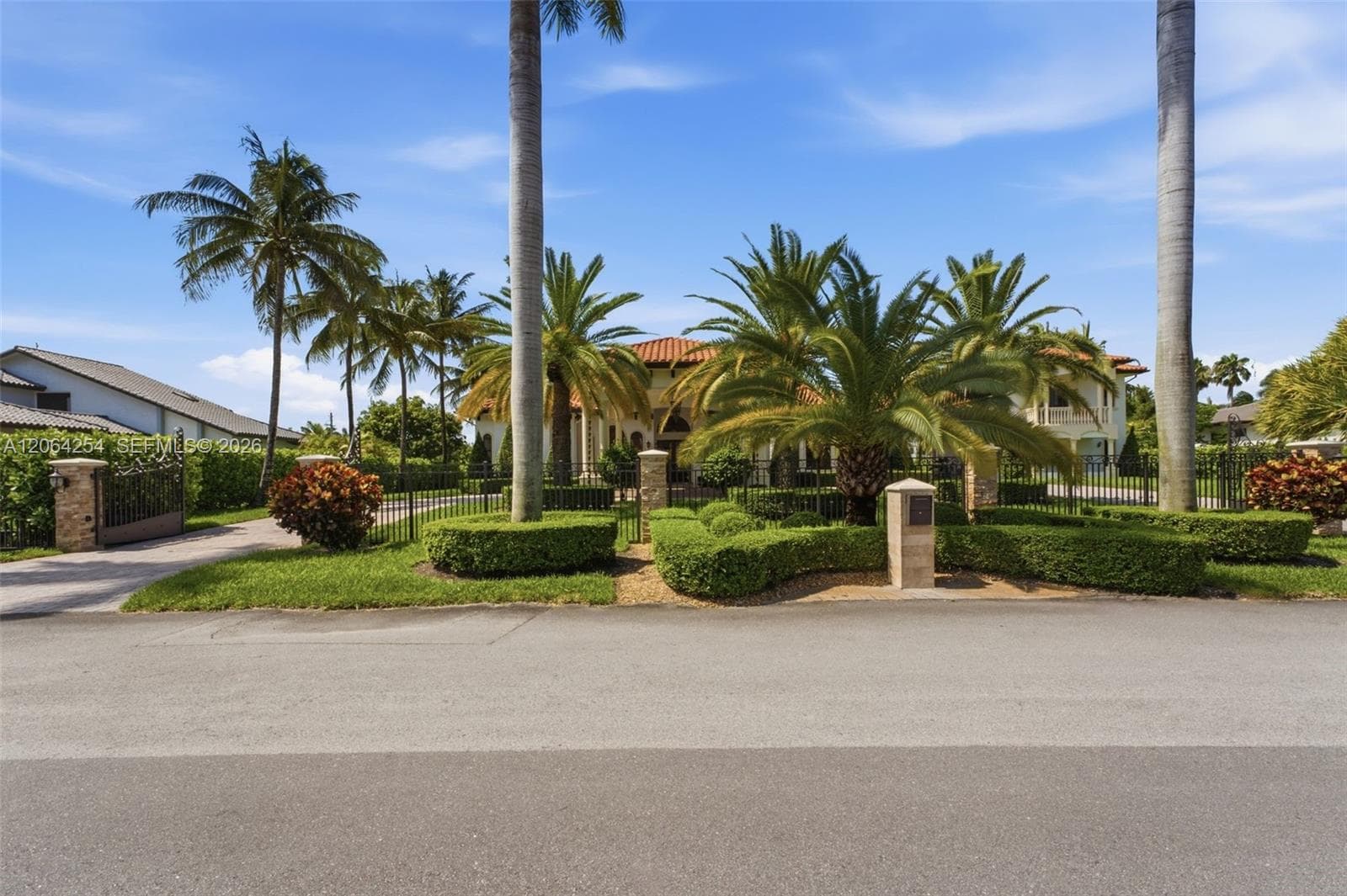 10181 NW 131st St, Hialeah Gardens, FL 33018 — zdjęcie 3