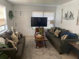 841 NE 40TH Street, Oakland Park, FL 33334 — zdjęcie 3