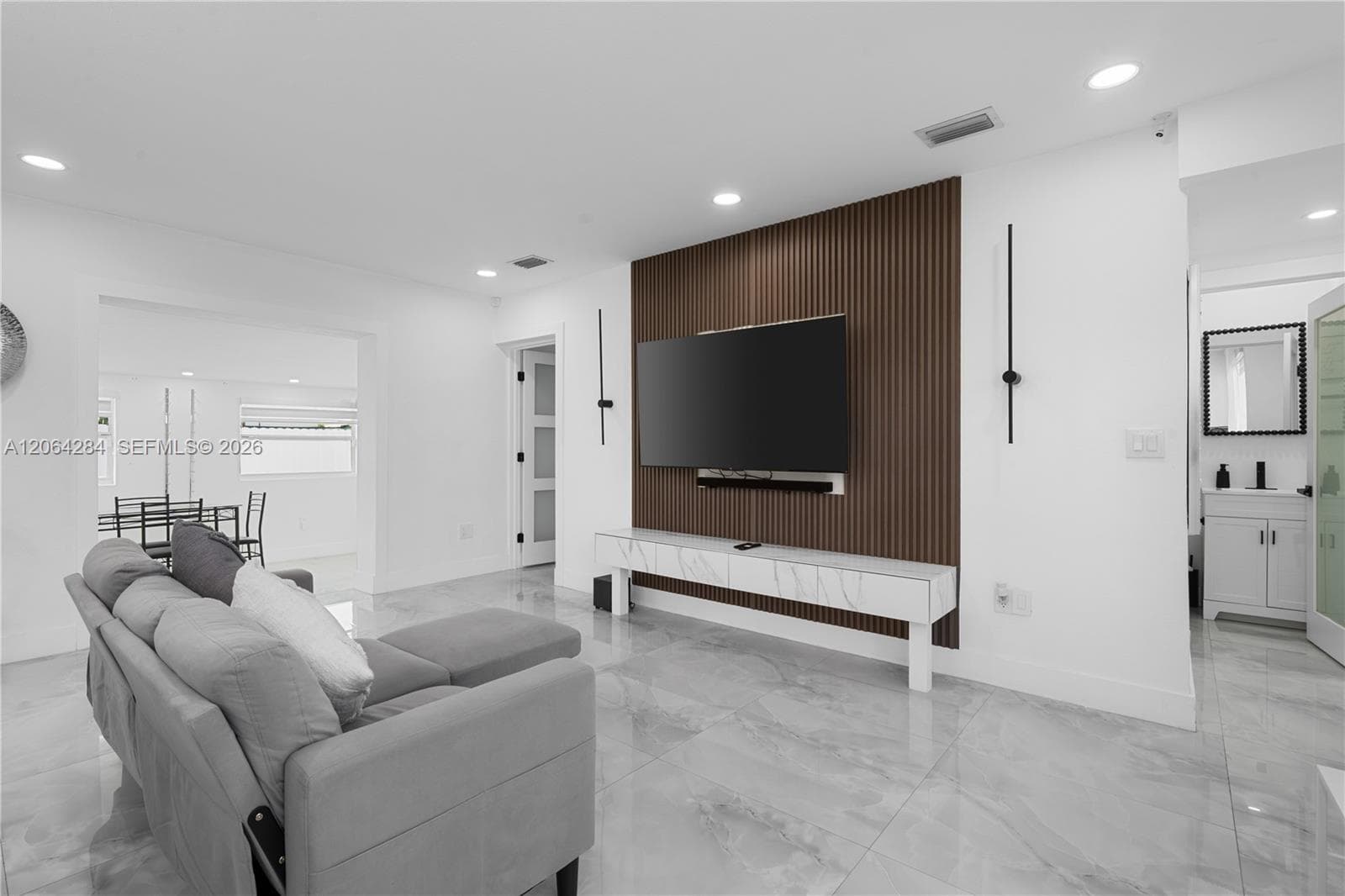 315 NW 106th ST, Miami, FL 33150 — zdjęcie 3