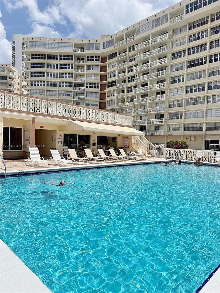1817 S Ocean Dr # 824, Hallandale Beach, FL 33009