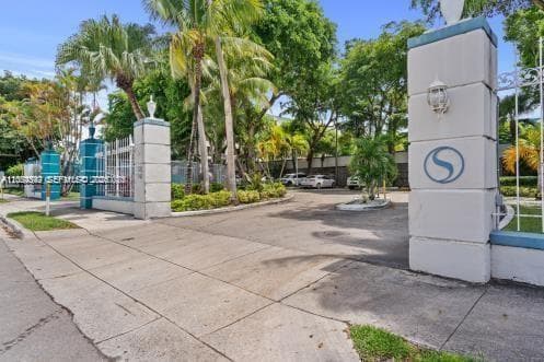 1740 NW N River Dr # 419, Miami, FL 33125 — zdjęcie 4