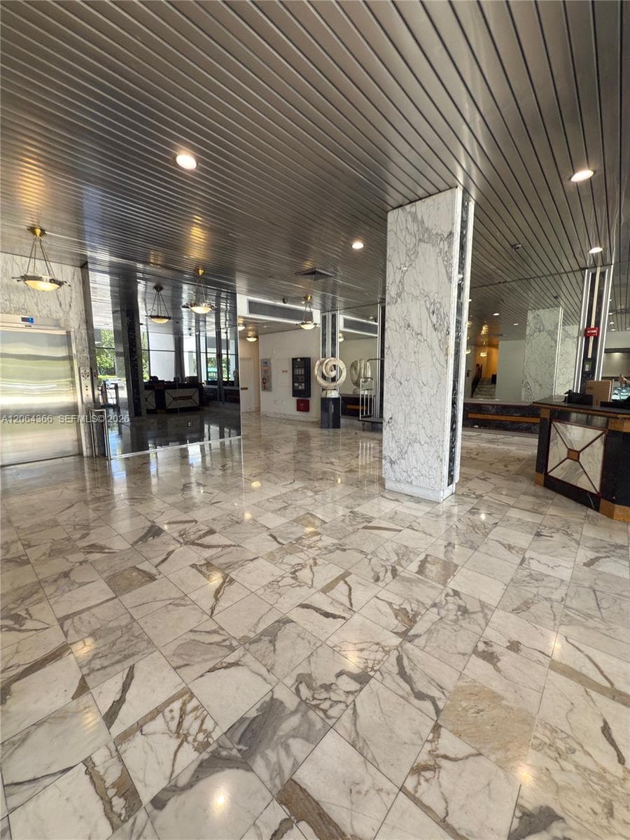 3675 N Country Club Dr # 109, Aventura, FL 33180 — zdjęcie 3