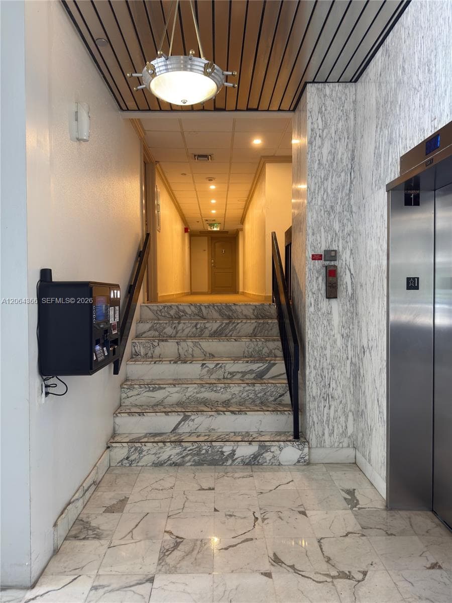 3675 N Country Club Dr # 109, Aventura, FL 33180 — zdjęcie 5