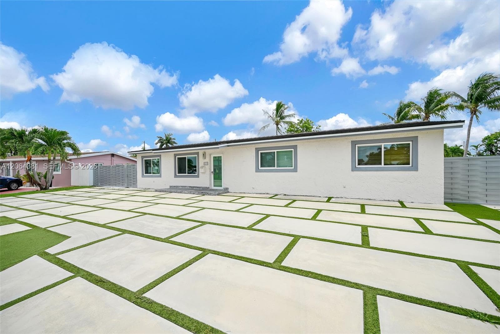 8251 NW 185th St, Hialeah, FL 33015 — zdjęcie 4