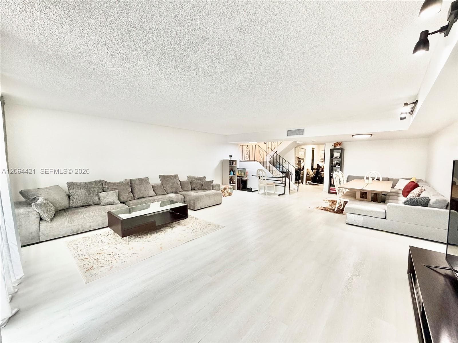 2203 NE 7th St # 14, Hallandale Beach, FL 33009 — zdjęcie 5