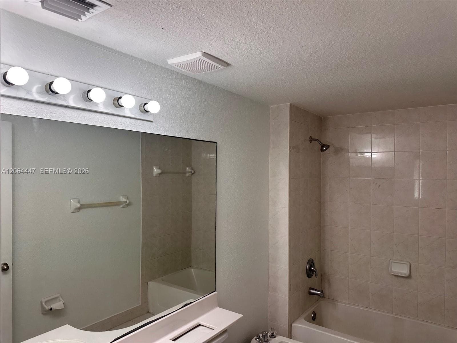 17350 NW 67th Ave # 205, Hialeah, FL 33015 — zdjęcie 3