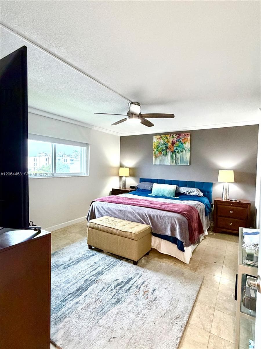 3750 NE 169th St # 311, North Miami Beach, FL 33160 — zdjęcie 3