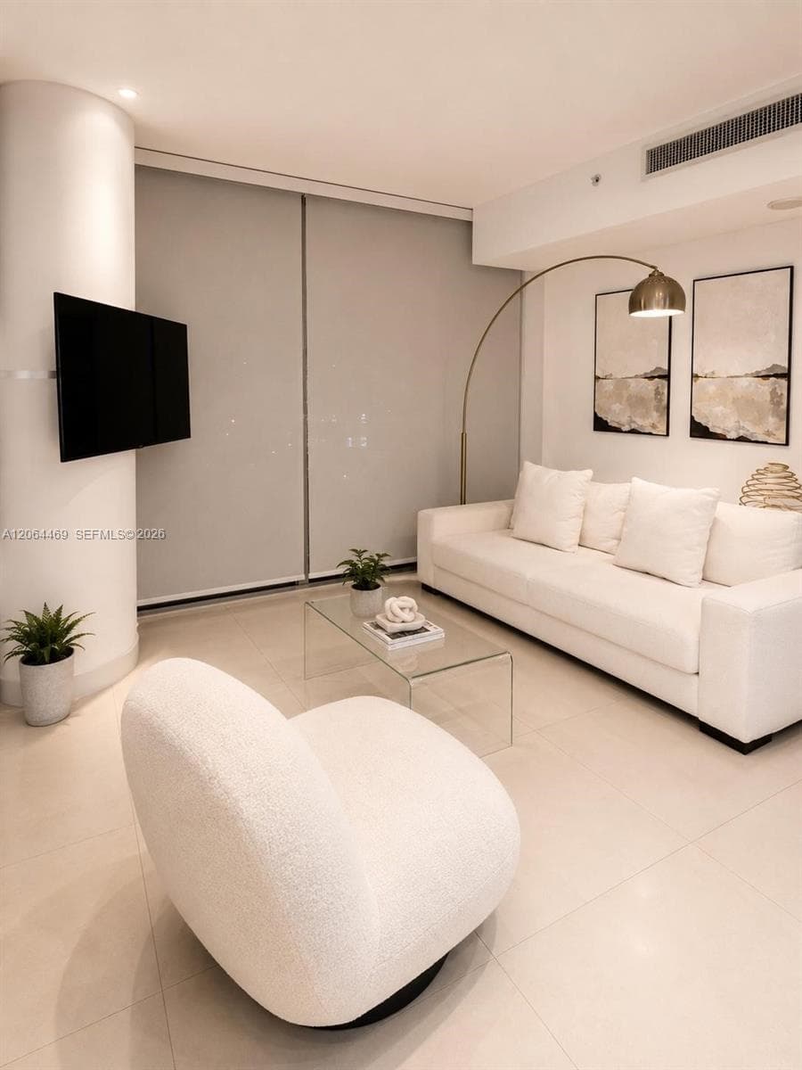 92 SW 3rd St # 1210, Miami, FL 33130 — zdjęcie 5