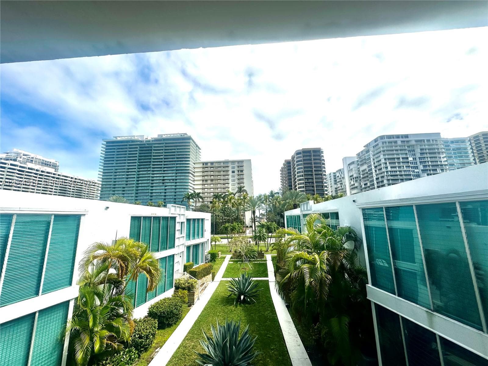 10178 Collins Ave # 205, Bal Harbour, FL 33154 — zdjęcie 2