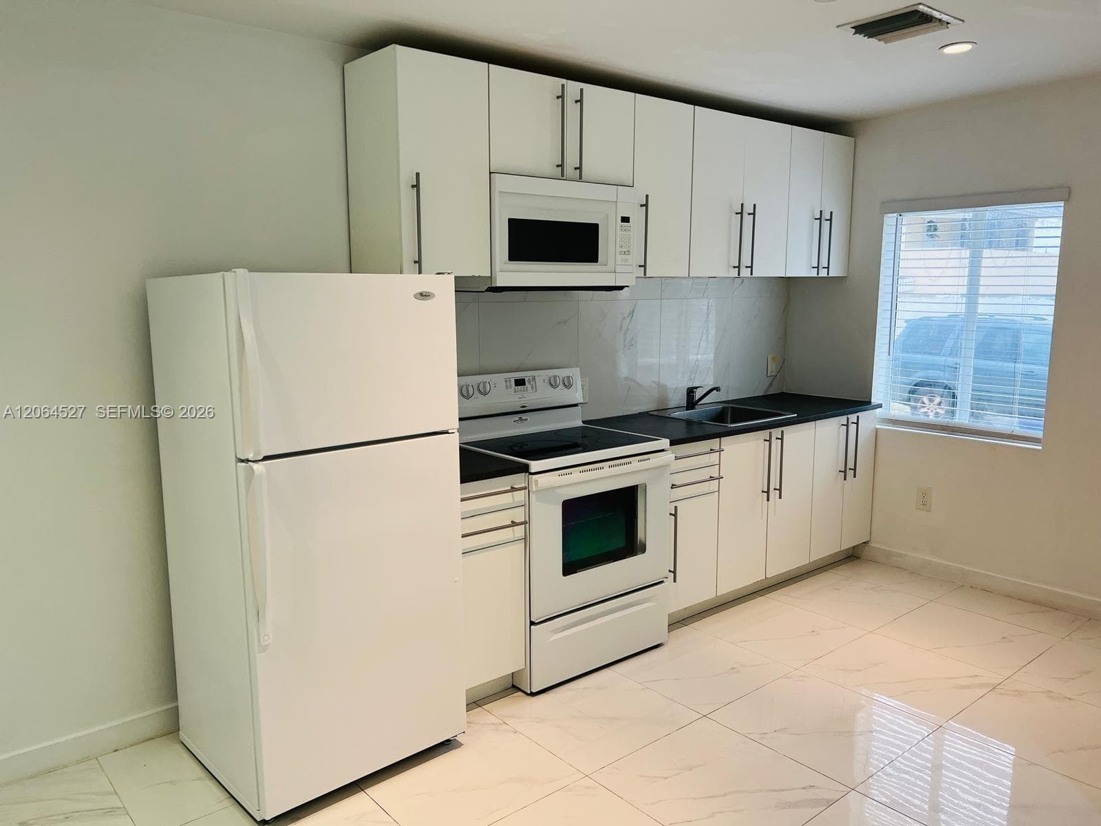 6700 NW 6th Ave, Miami, FL 33150 — zdjęcie 2