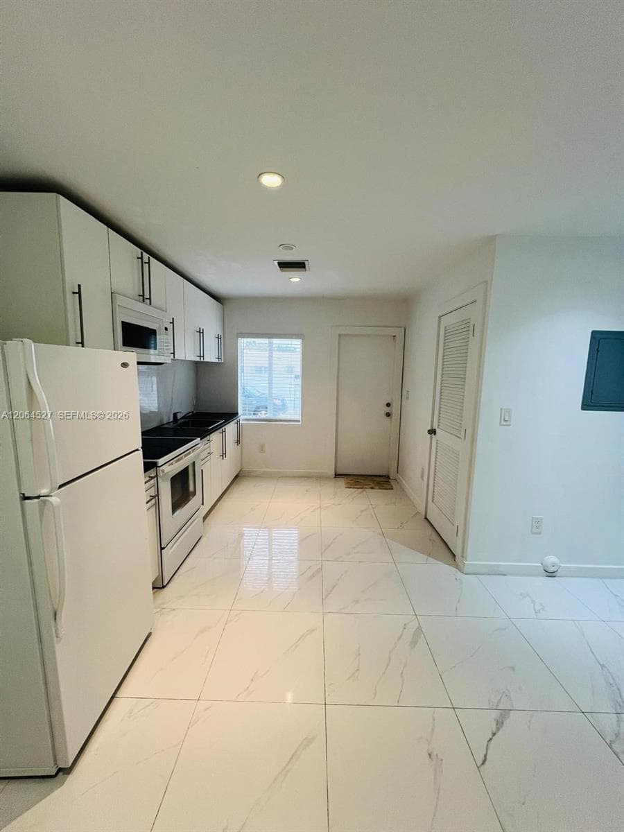 6700 NW 6th Ave, Miami, FL 33150 — zdjęcie 5