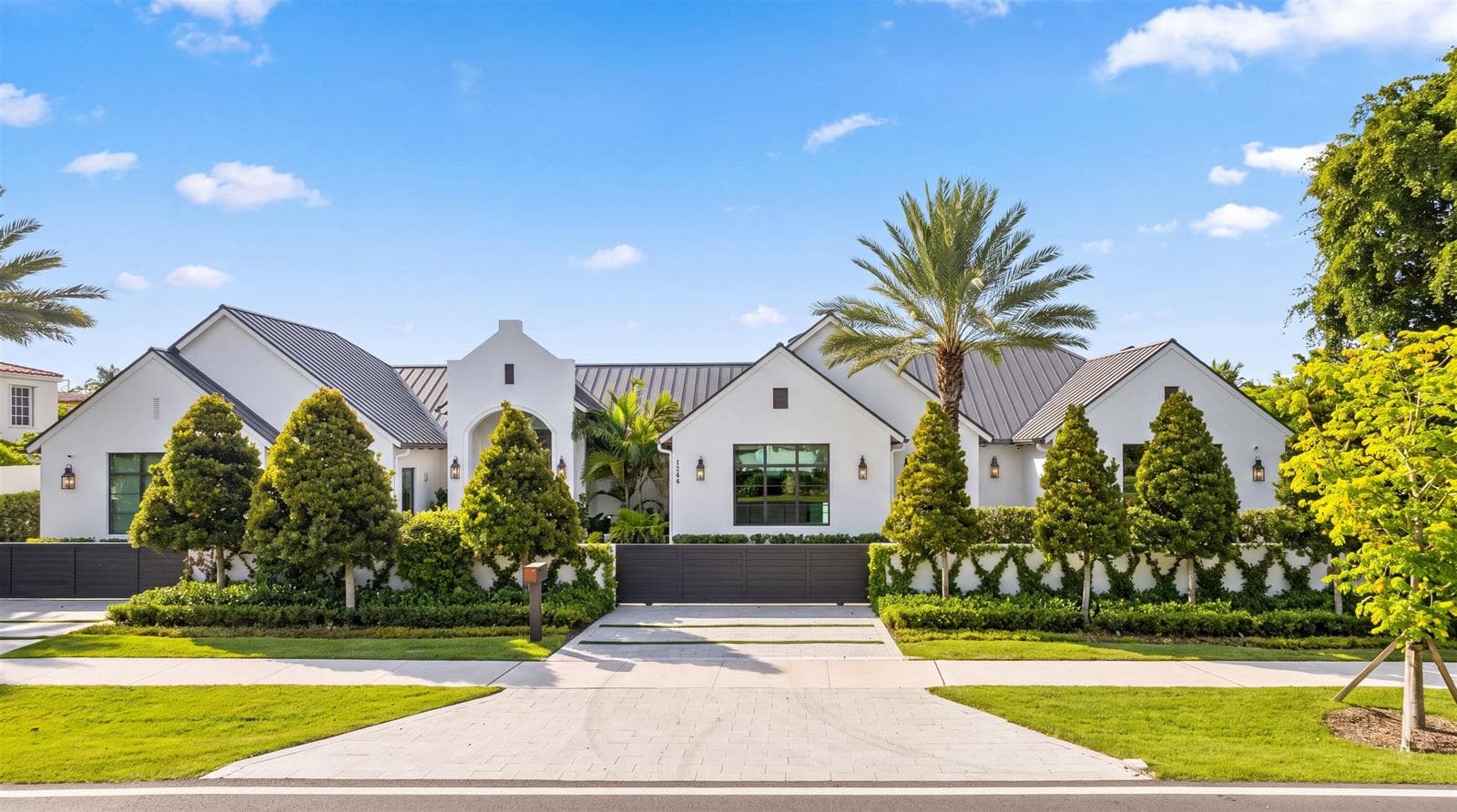 1634 N SWINTON Avenue, Delray Beach, FL 33444