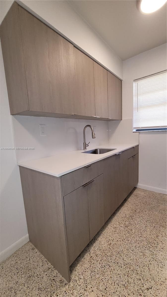 34 E 21st St # 11, Hialeah, FL 33010 — zdjęcie 2
