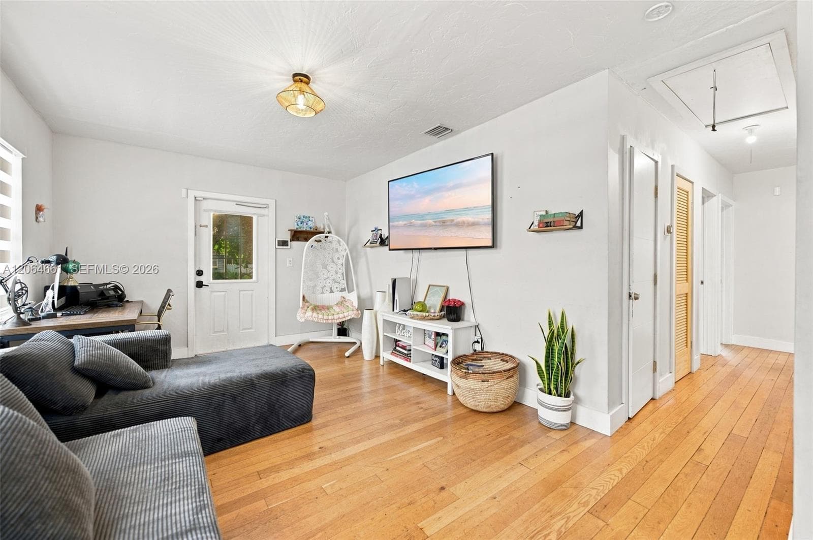 240 Carlisle Dr, Miami Springs, FL 33166 — zdjęcie 5