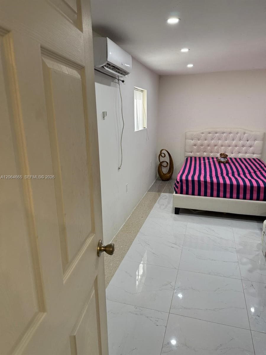 2118 NW 86th St, Miami, FL 33147 — zdjęcie 3