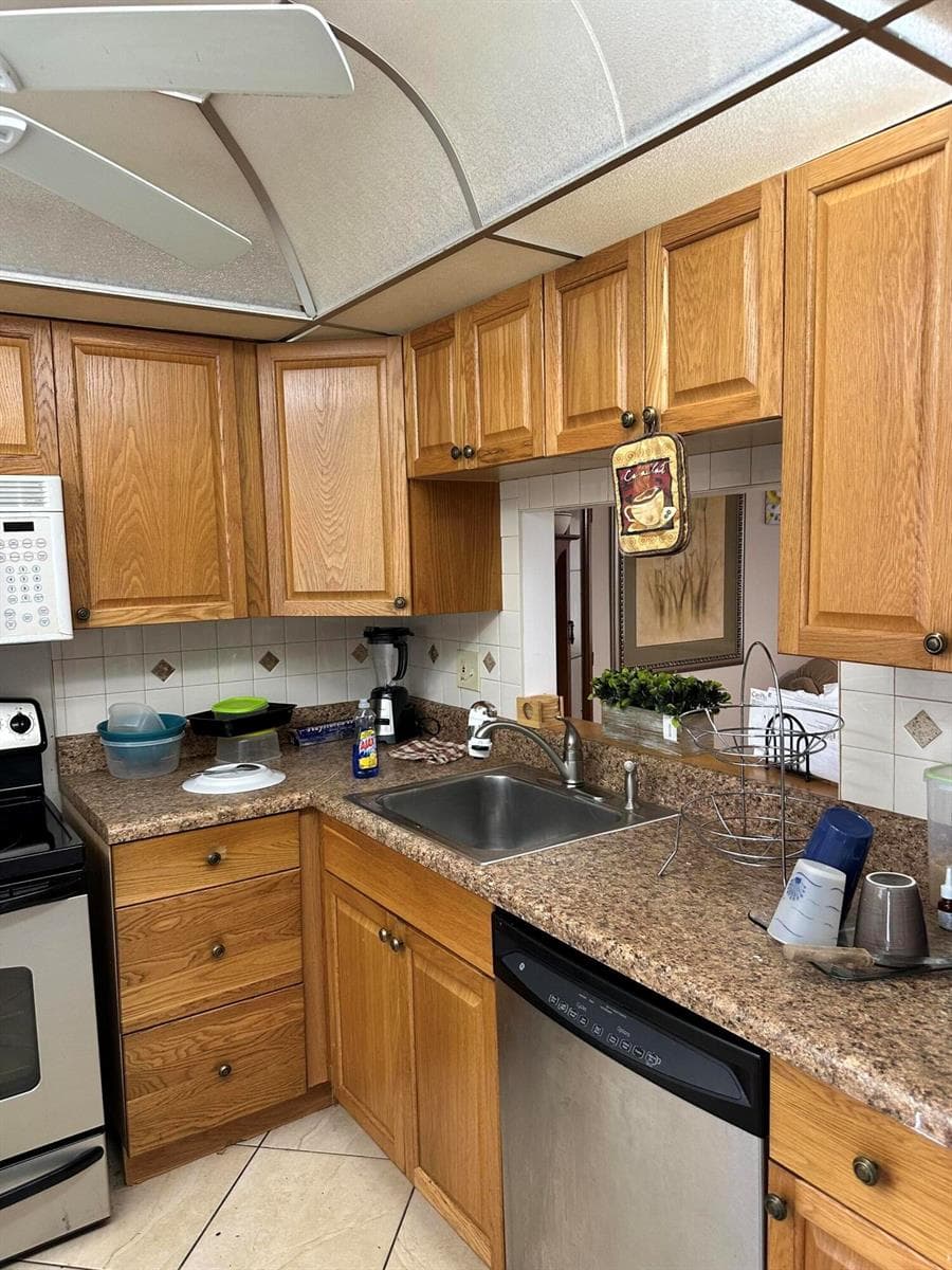 2900 NW 47TH Terrace # 105B, Lauderdale Lakes, FL 33313 — zdjęcie 5