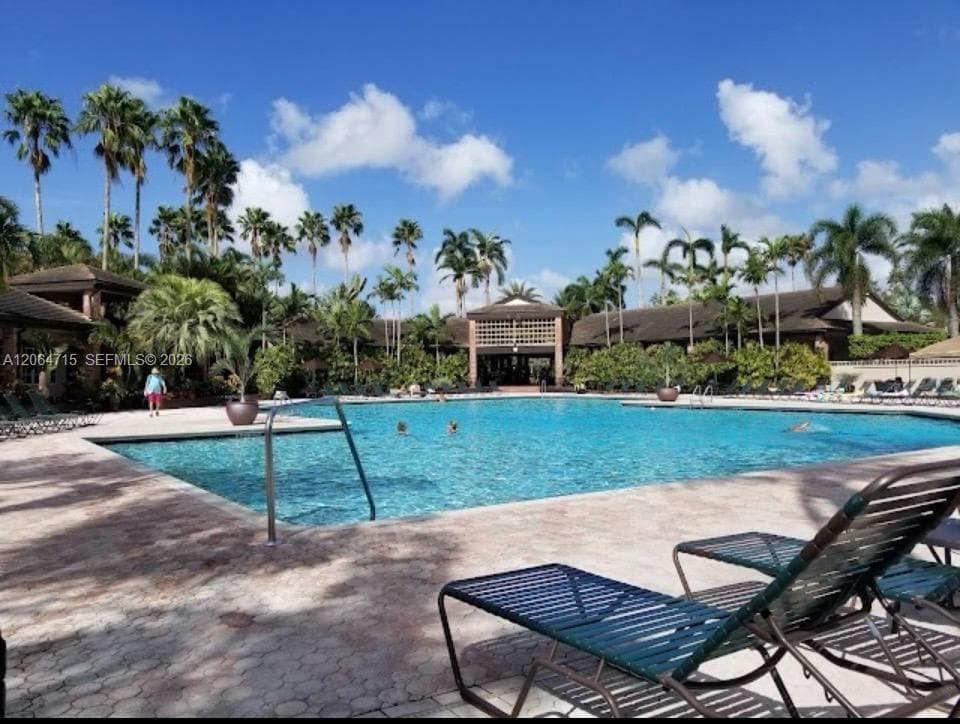 11008 Mainsail Dr, Cooper City, FL 33026