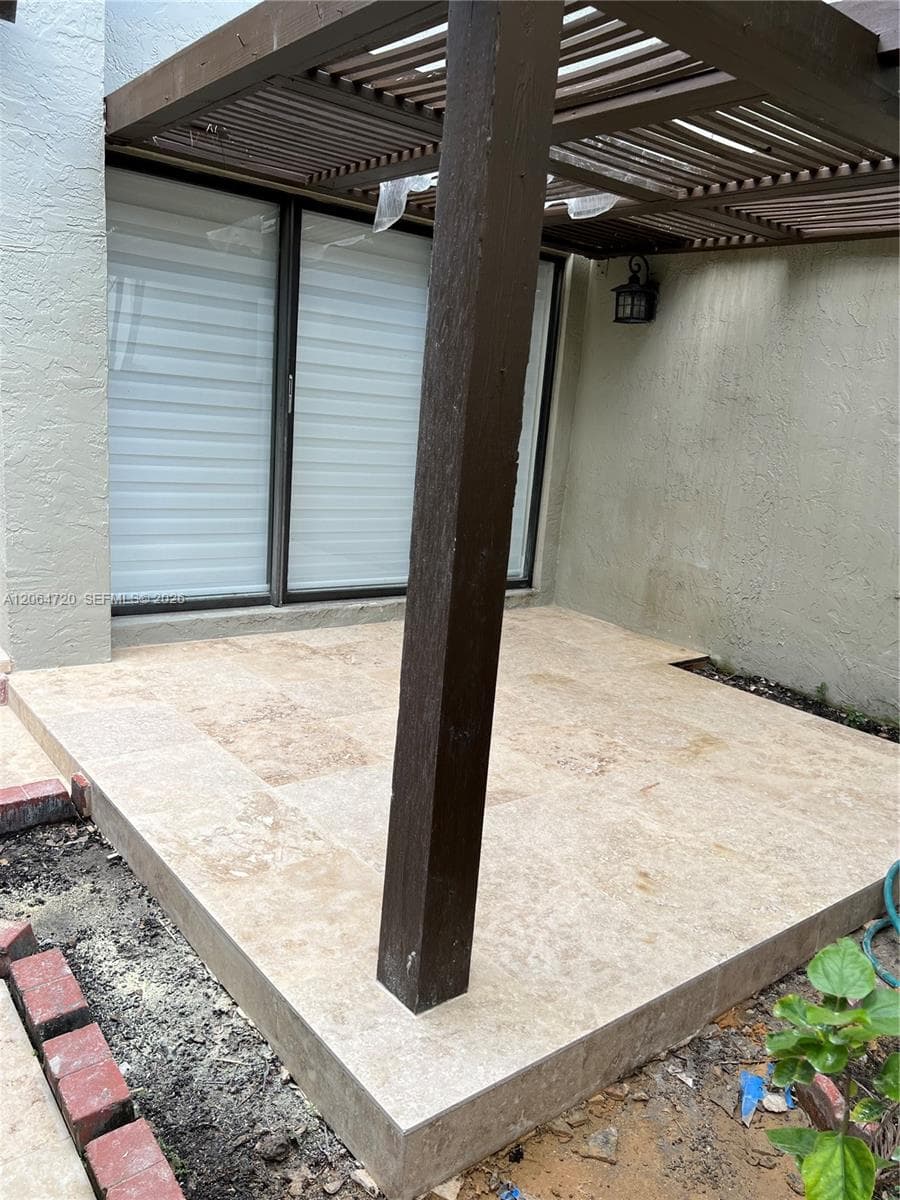 9990 NW 9th St Cir # 102, Miami, FL 33172 — zdjęcie 5