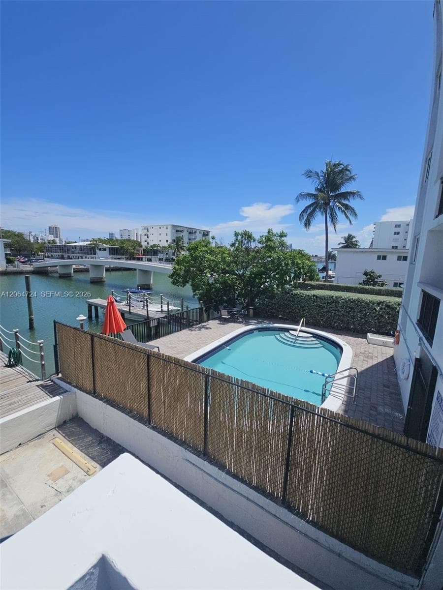 8101 Crespi Blvd # 403, Miami Beach, FL 33141 — zdjęcie 3