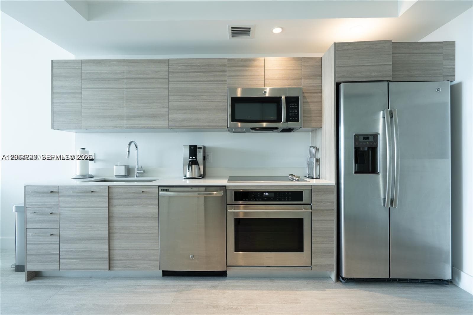121 NE 34th St # 806, Miami, FL 33137 — zdjęcie 2