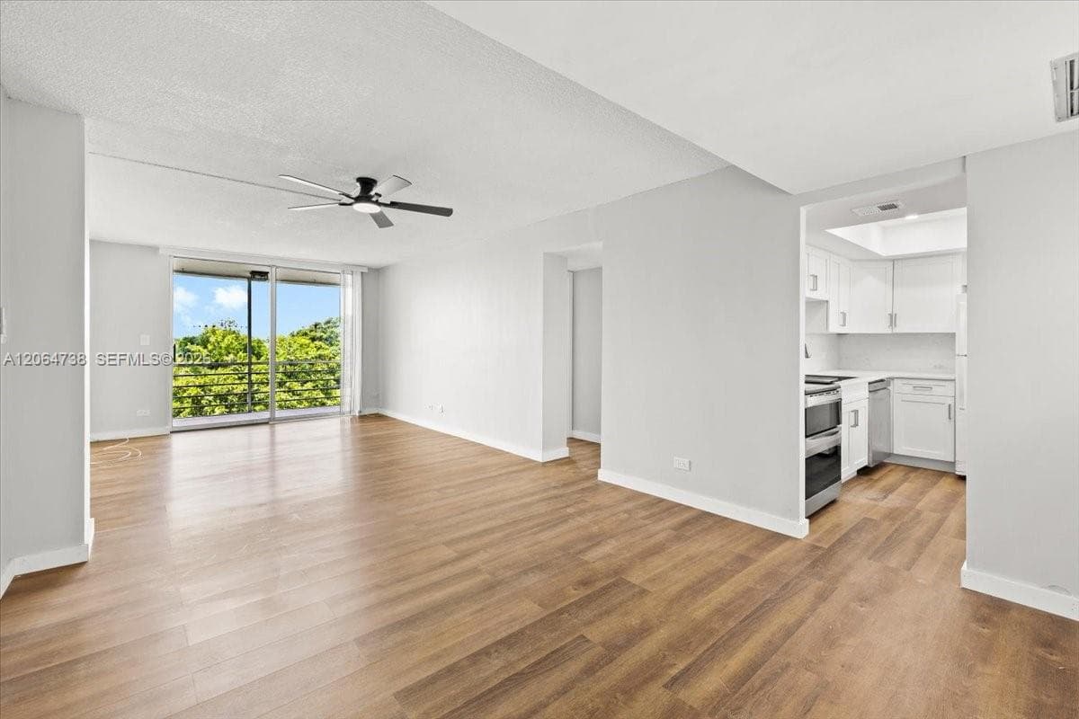 447 NE 195 th St # 414, Miami, FL 33179 — zdjęcie 2
