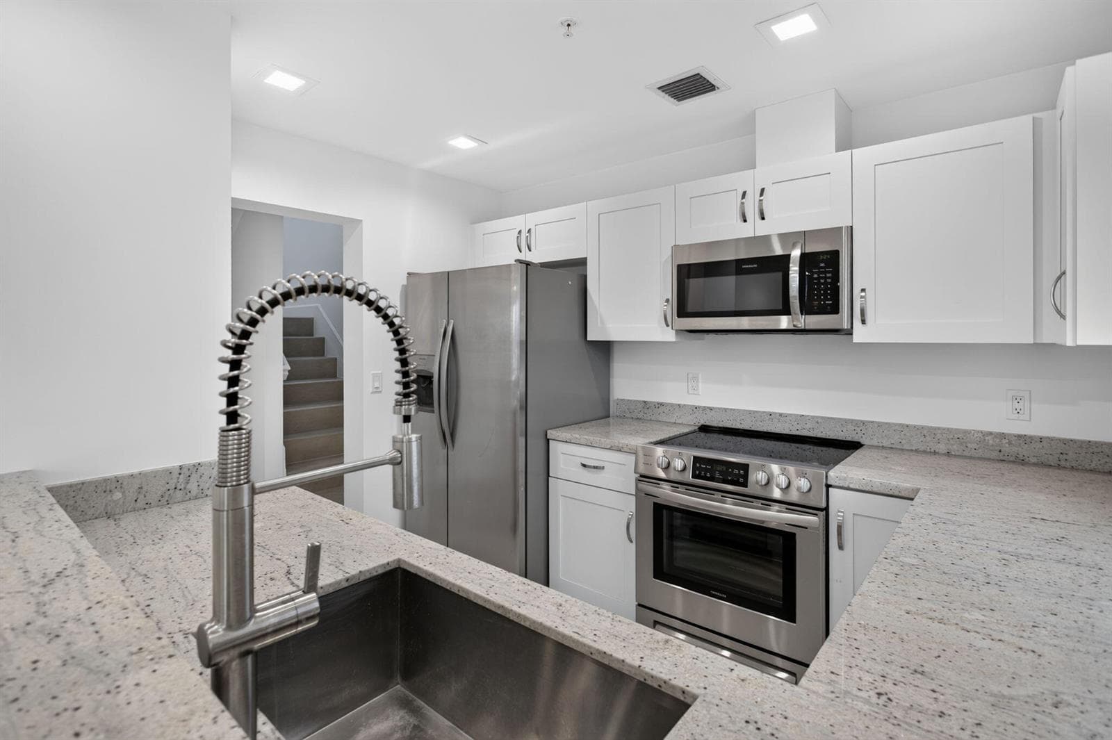 444 NW 41ST Street, Oakland Park, FL 33309 — zdjęcie 5