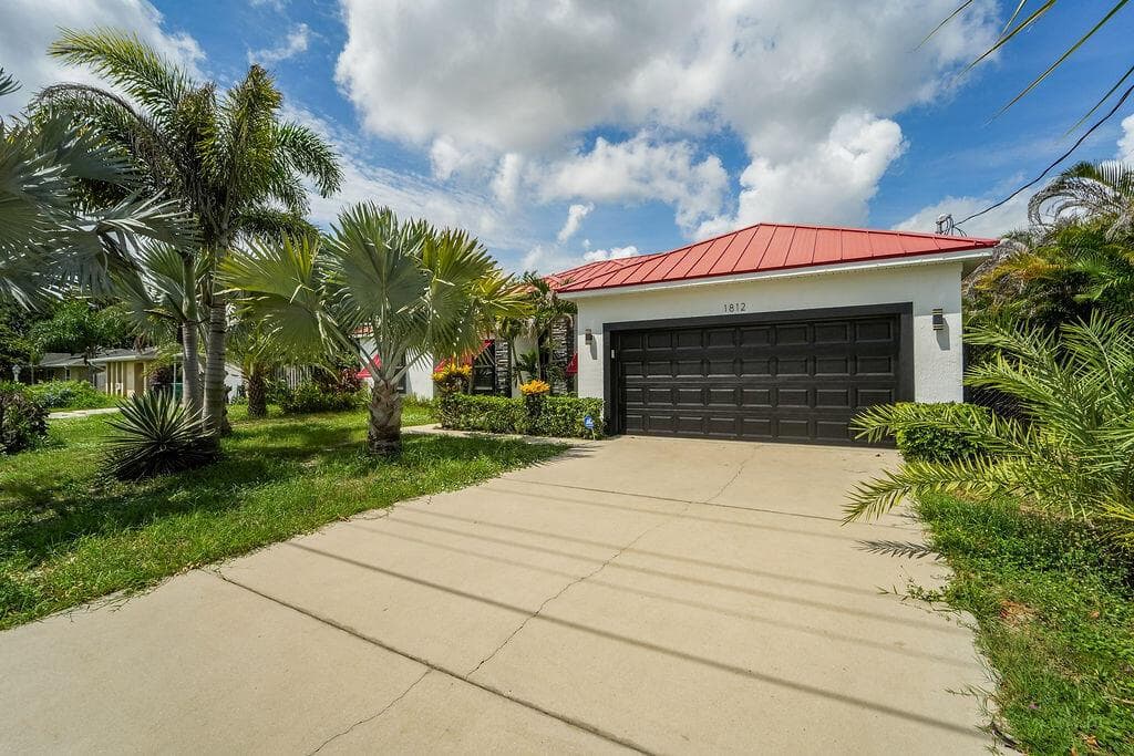 1812 SE FALLON Drive, Port St. Lucie, FL 34983 — zdjęcie 3
