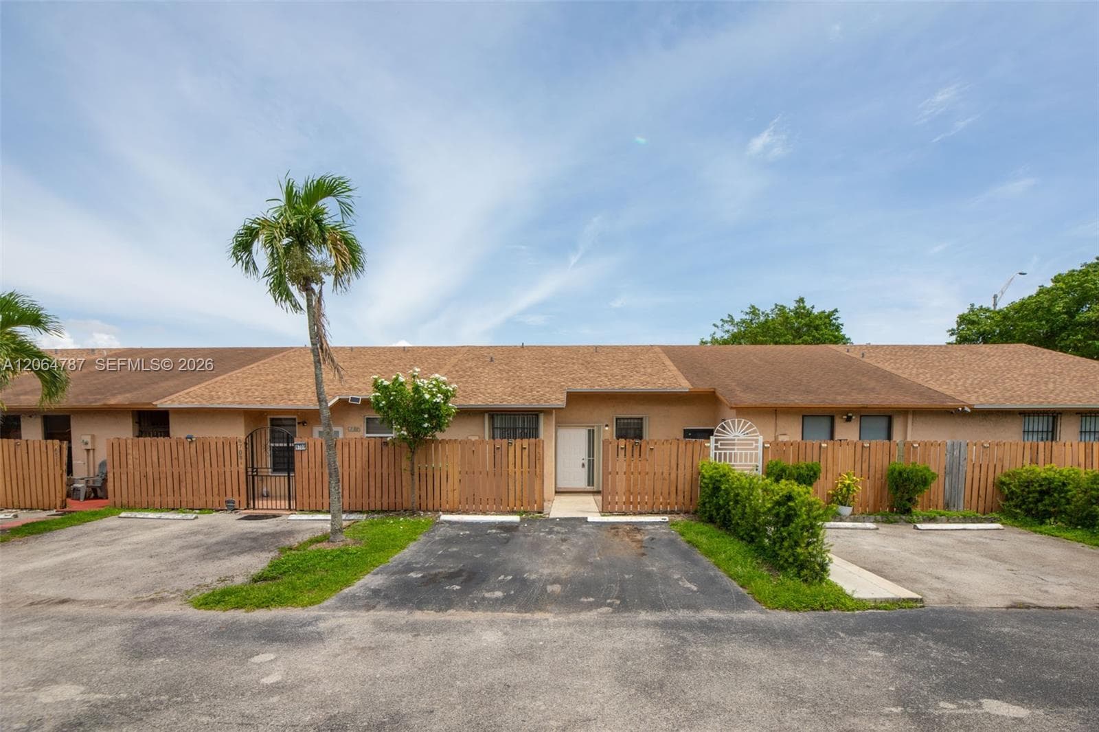 6707 NW 193rd Ln # 0, Hialeah, FL 33015 — zdjęcie 2