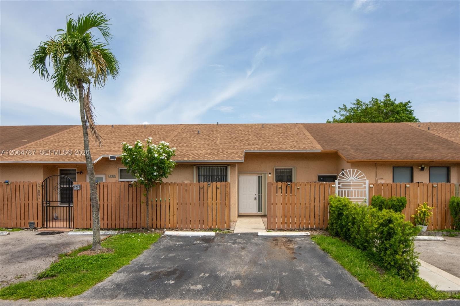 6707 NW 193rd Ln # 0, Hialeah, FL 33015