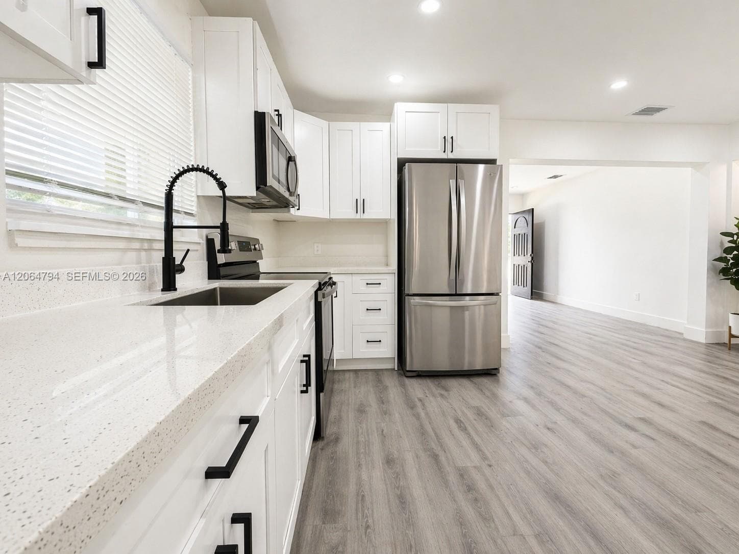 736 NW 41st St, Miami, FL 33127 — zdjęcie 5