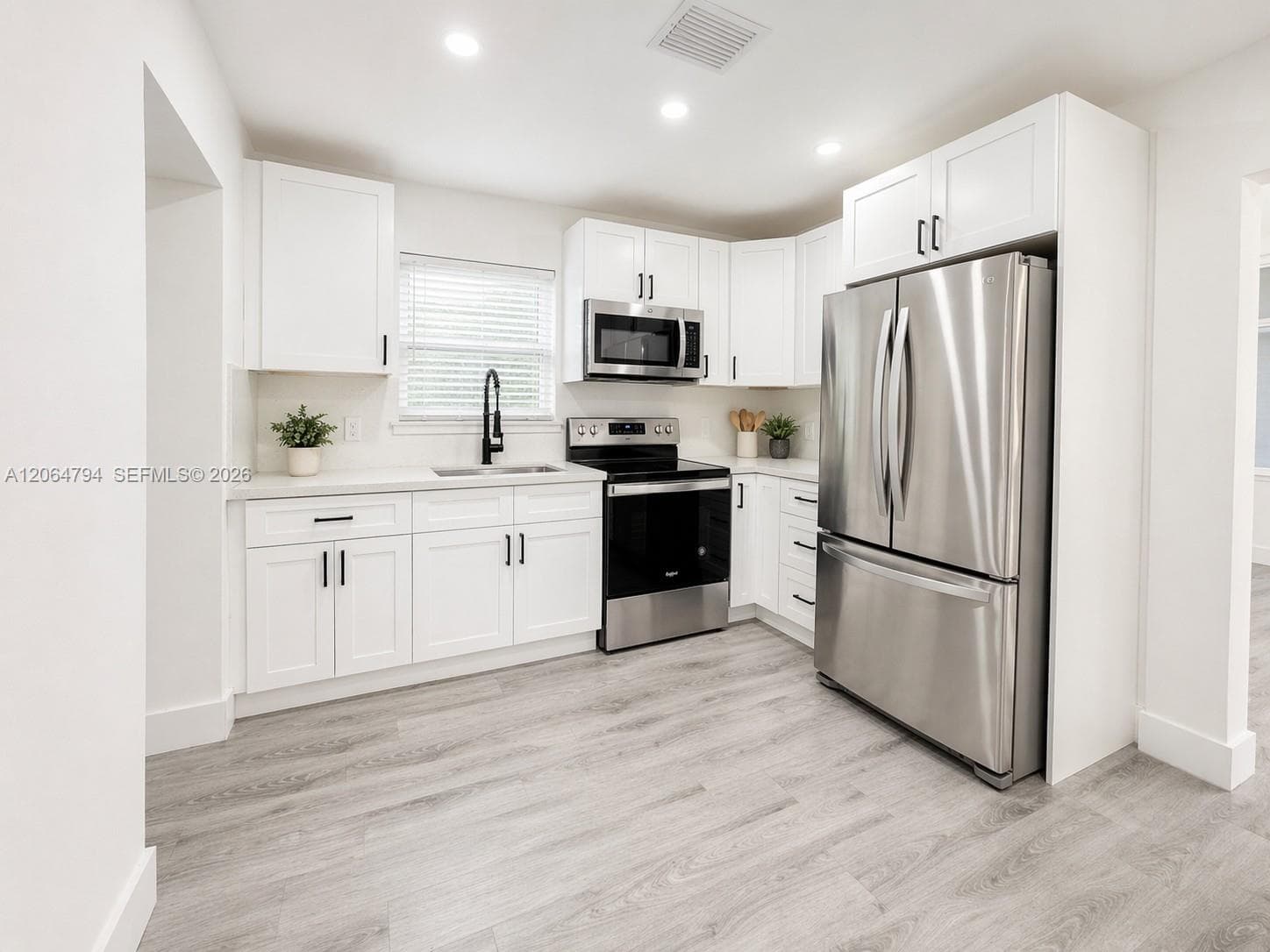 736 NW 41st St, Miami, FL 33127 — zdjęcie 4