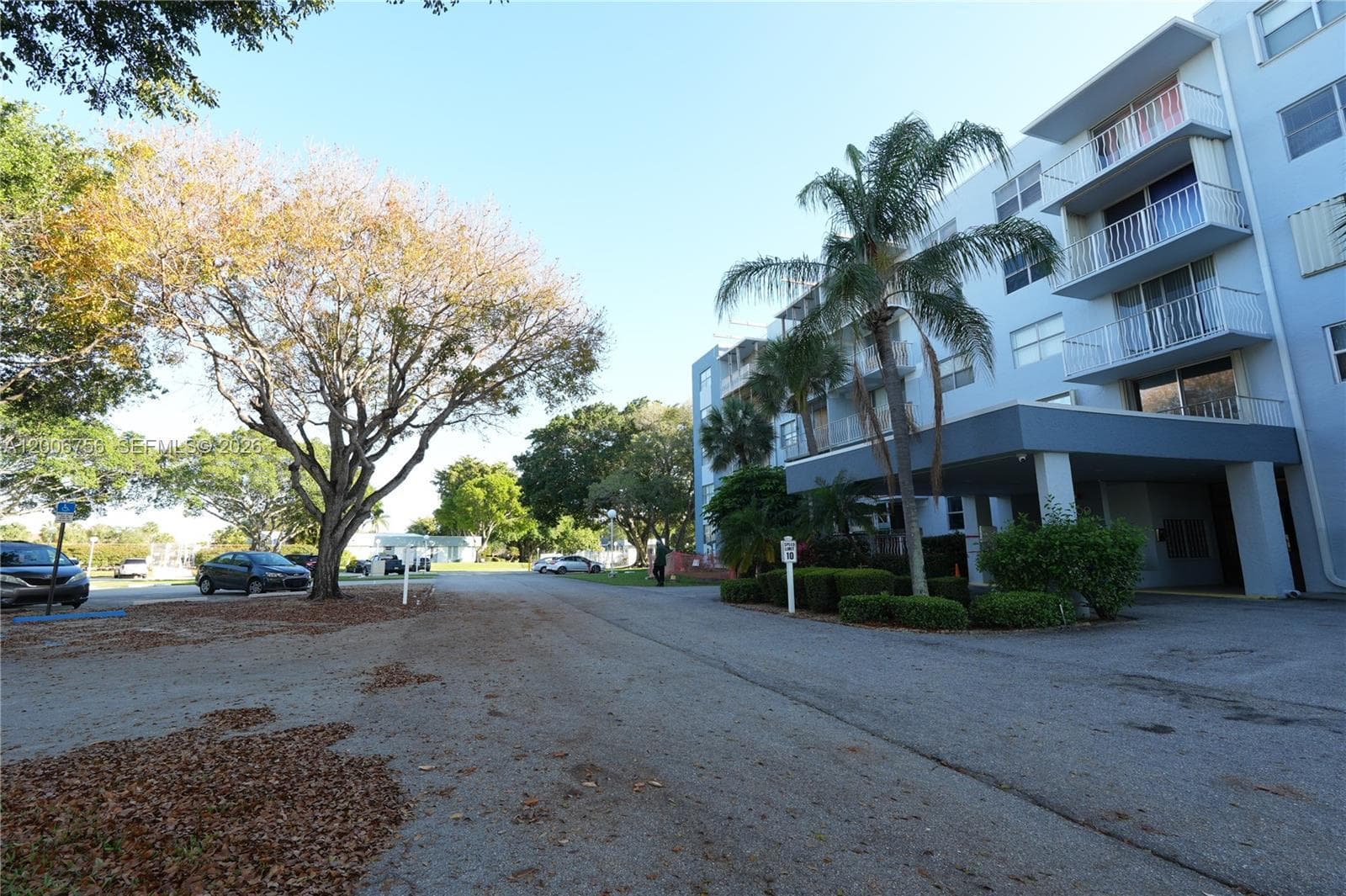 500 EXECUTIVE CENTER Drive # 2A, West Palm Beach, FL 33401 — zdjęcie 2