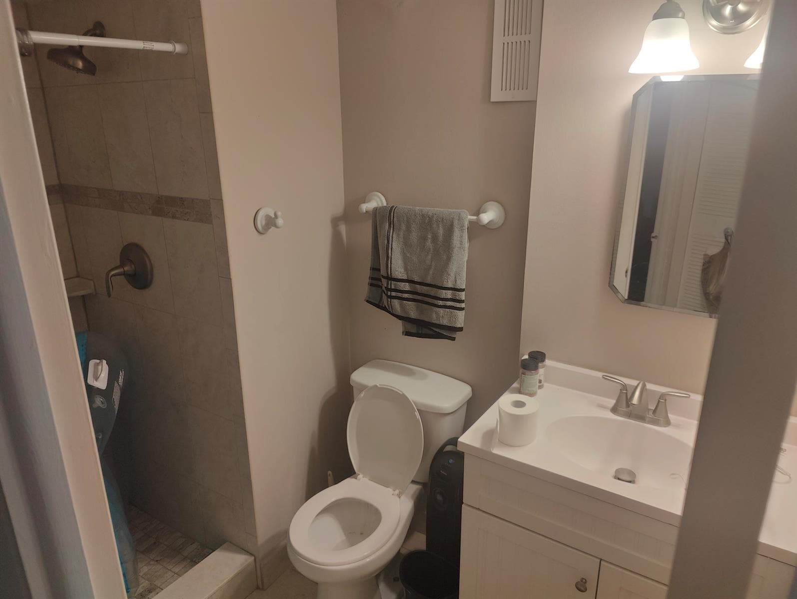 500 EXECUTIVE CENTER Drive # 2A, West Palm Beach, FL 33401 — zdjęcie 4
