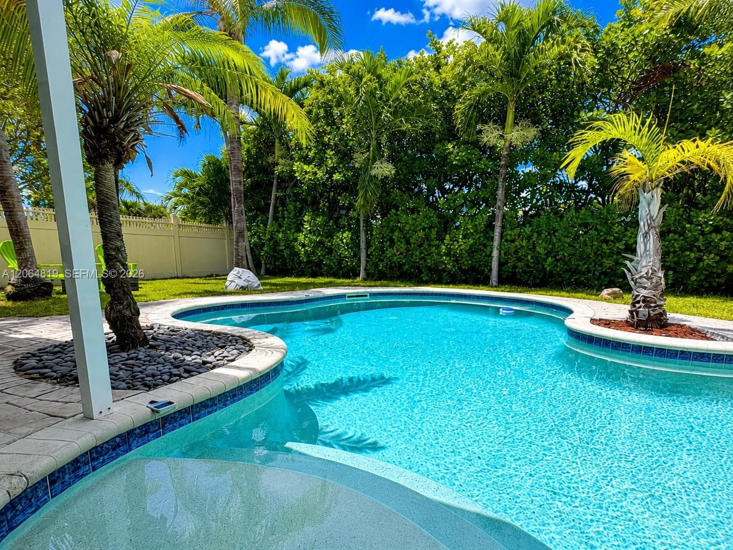 1301 NE 42nd St, Oakland Park, FL 33334 — zdjęcie 2