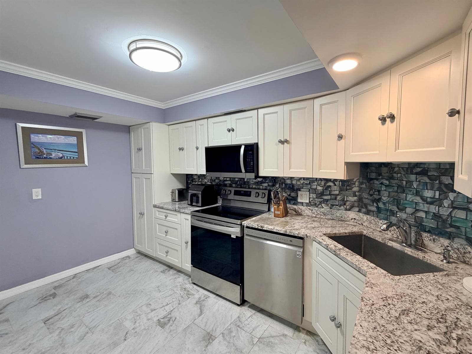 2425 PRESIDENTIAL Way # 304, West Palm Beach, FL 33401 — zdjęcie 2