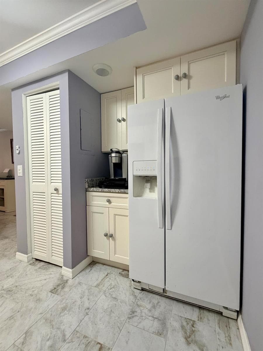 2425 PRESIDENTIAL Way # 304, West Palm Beach, FL 33401 — zdjęcie 3