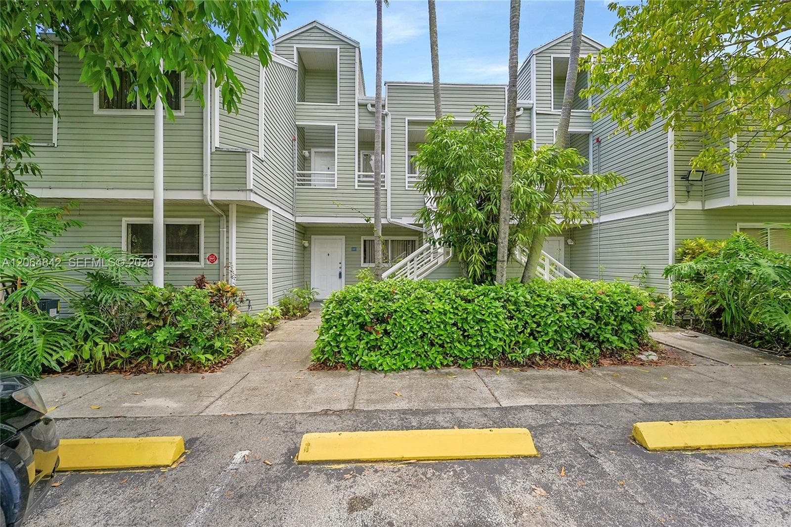 3453 NW 44th St # 107, Oakland Park, FL 33309