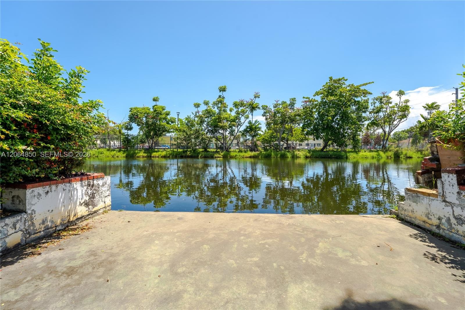 400 NW 87th St, El Portal, FL 33150 — zdjęcie 3