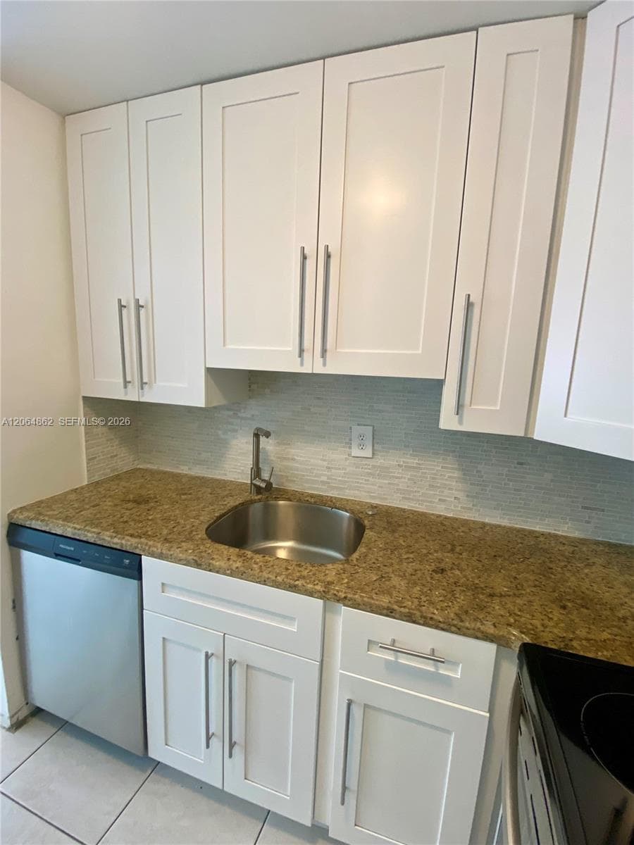 3536 NE 168th St # 301, North Miami Beach, FL 33160 — zdjęcie 5