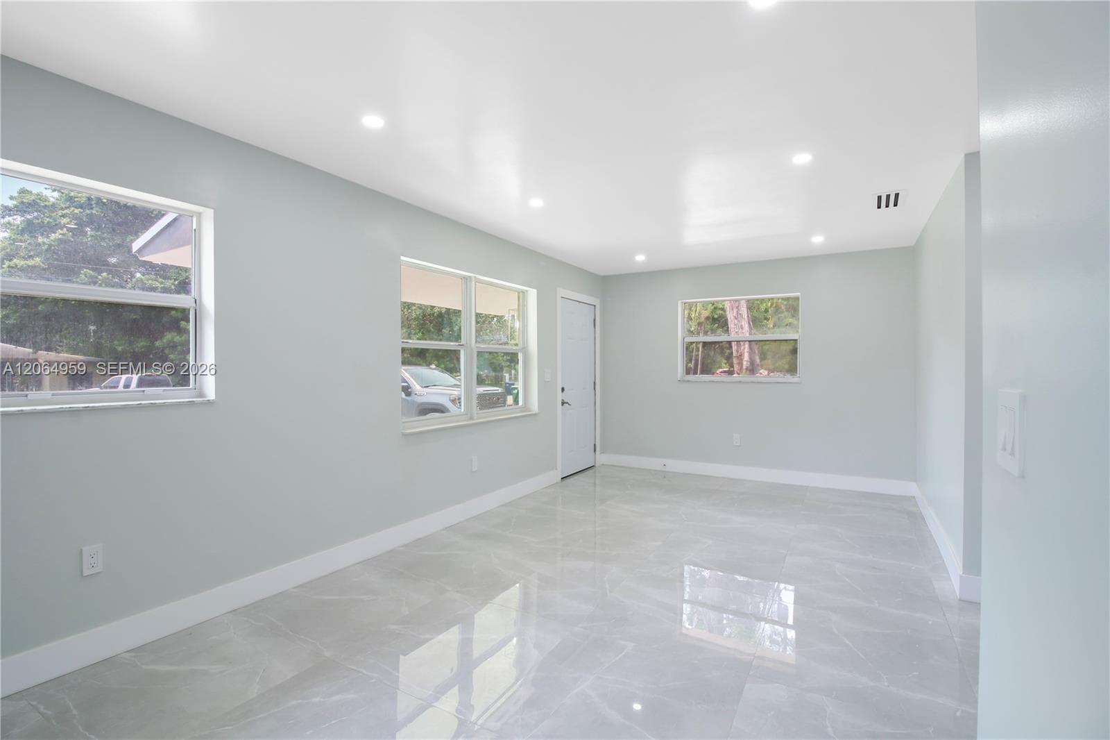 11715 NW 22nd Ct, Miami, FL 33167 — zdjęcie 5