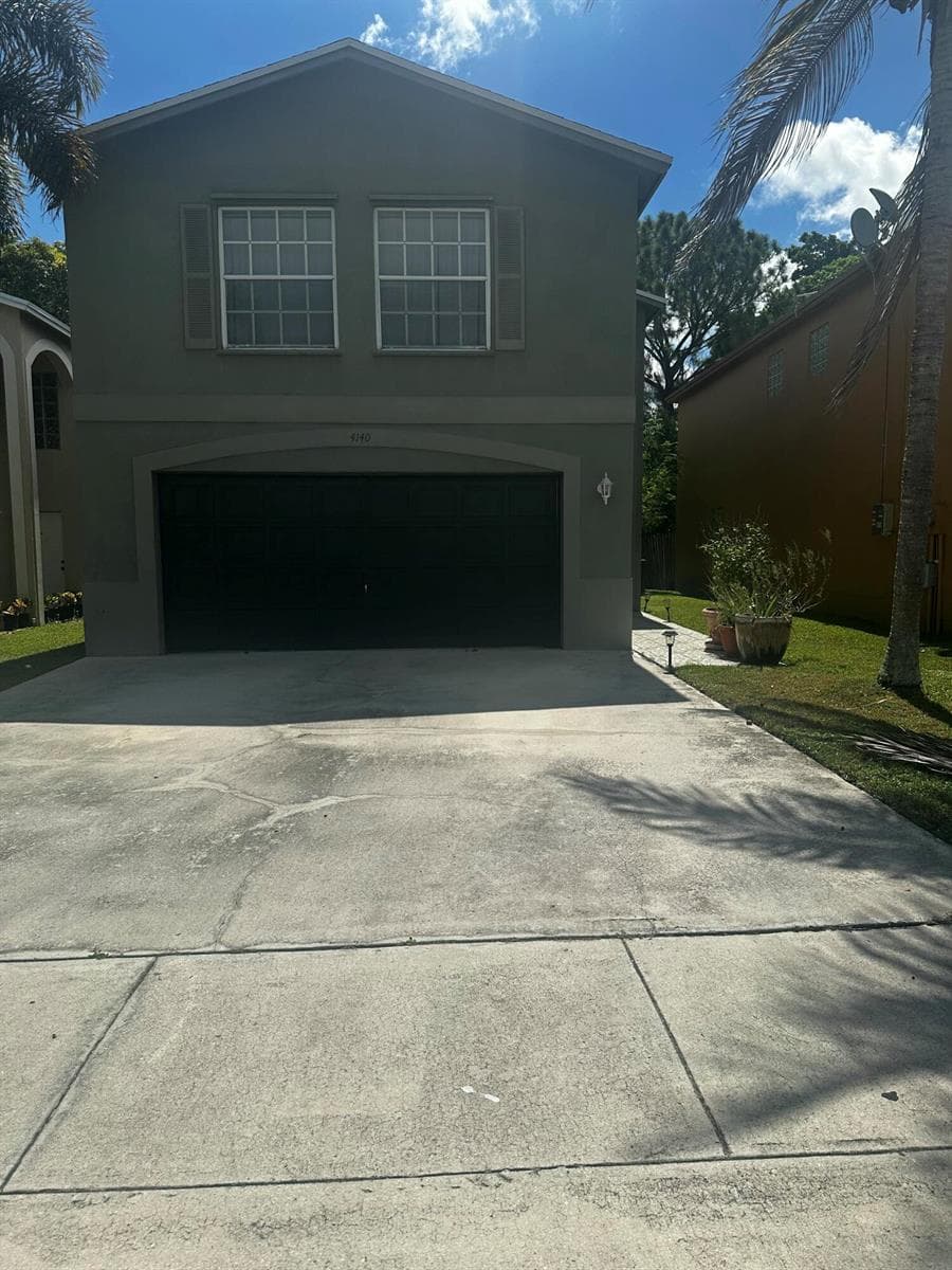 4140 Pine Hollow Circle, FL 33463