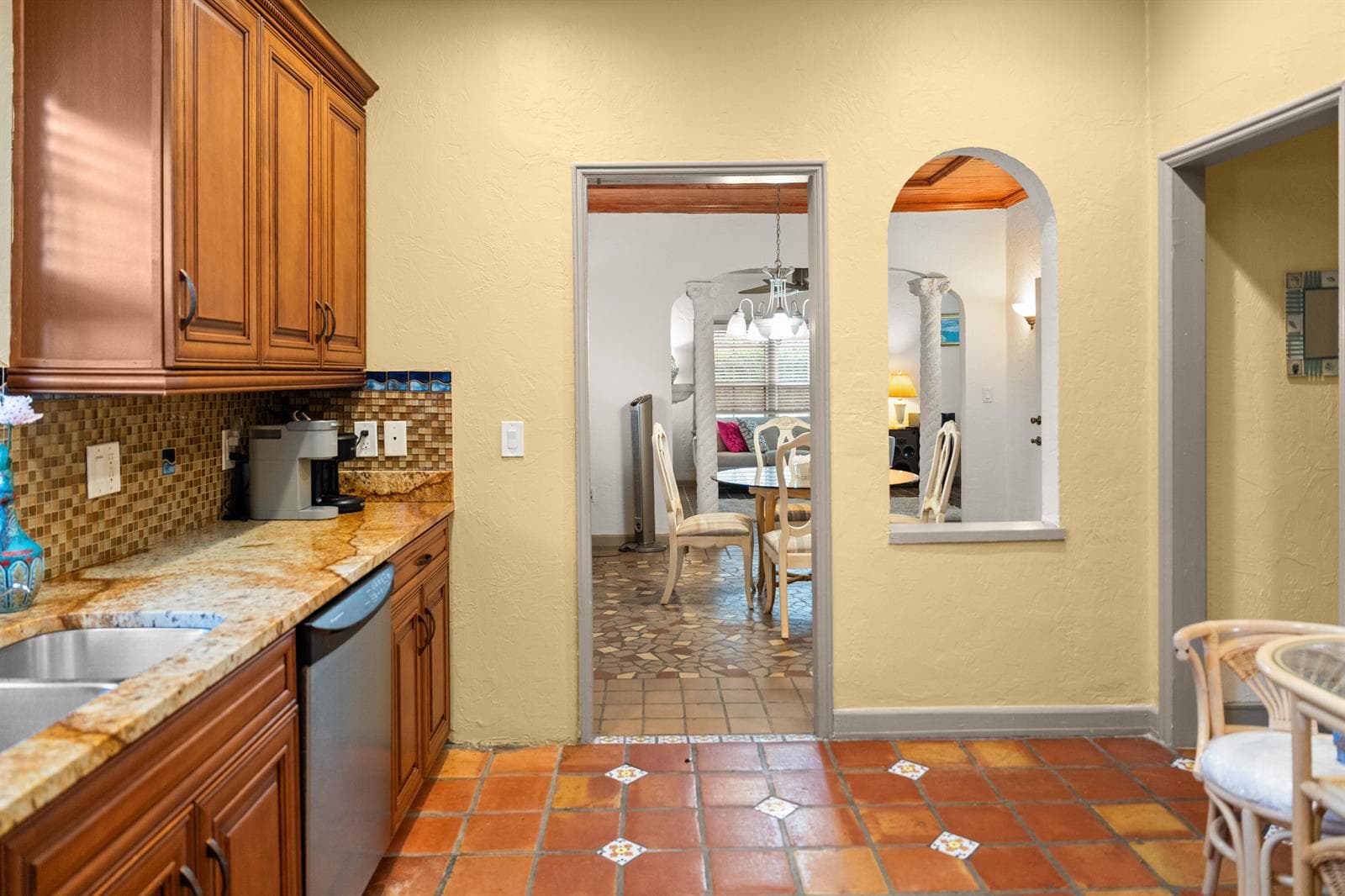 735 Colonial Road, West Palm Beach, FL 33405 — zdjęcie 4