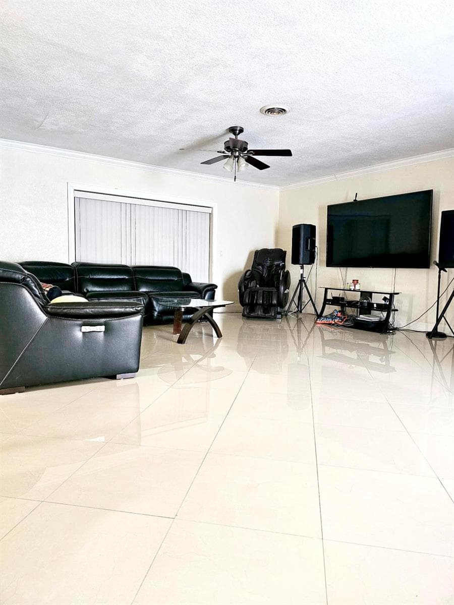 6410 KIMBERLY Boulevard, North Lauderdale, FL 33068 — zdjęcie 2