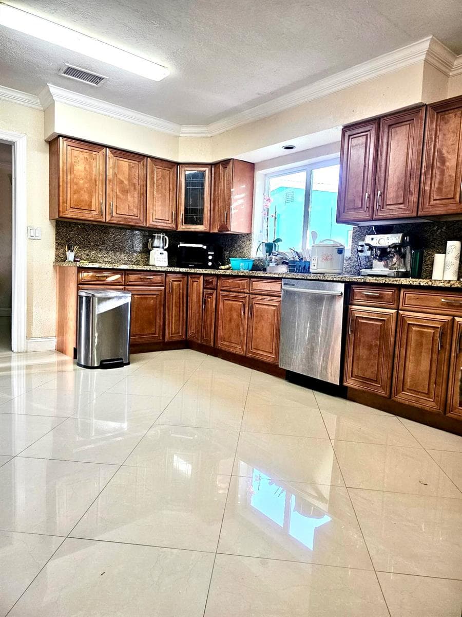 6410 KIMBERLY Boulevard, North Lauderdale, FL 33068 — zdjęcie 3