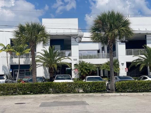 1500 NW 89CT # 216, Doral, FL 33172