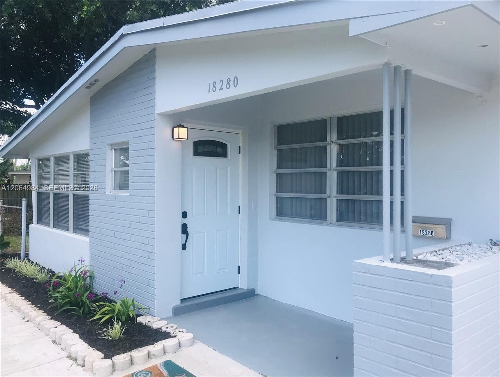 18280 S Glades Dr, North Miami Beach, FL 33162 — zdjęcie 2