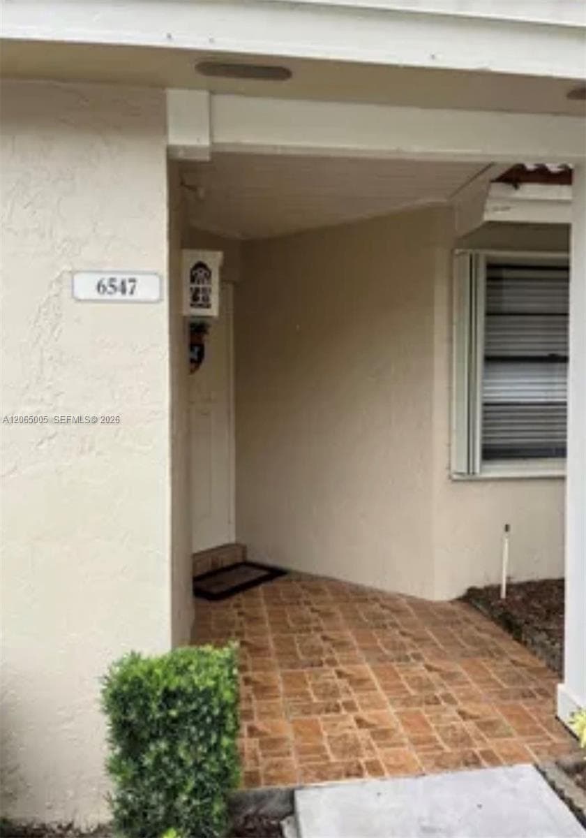 6547 NW 170th Ter, Hialeah, FL 33015 — zdjęcie 3