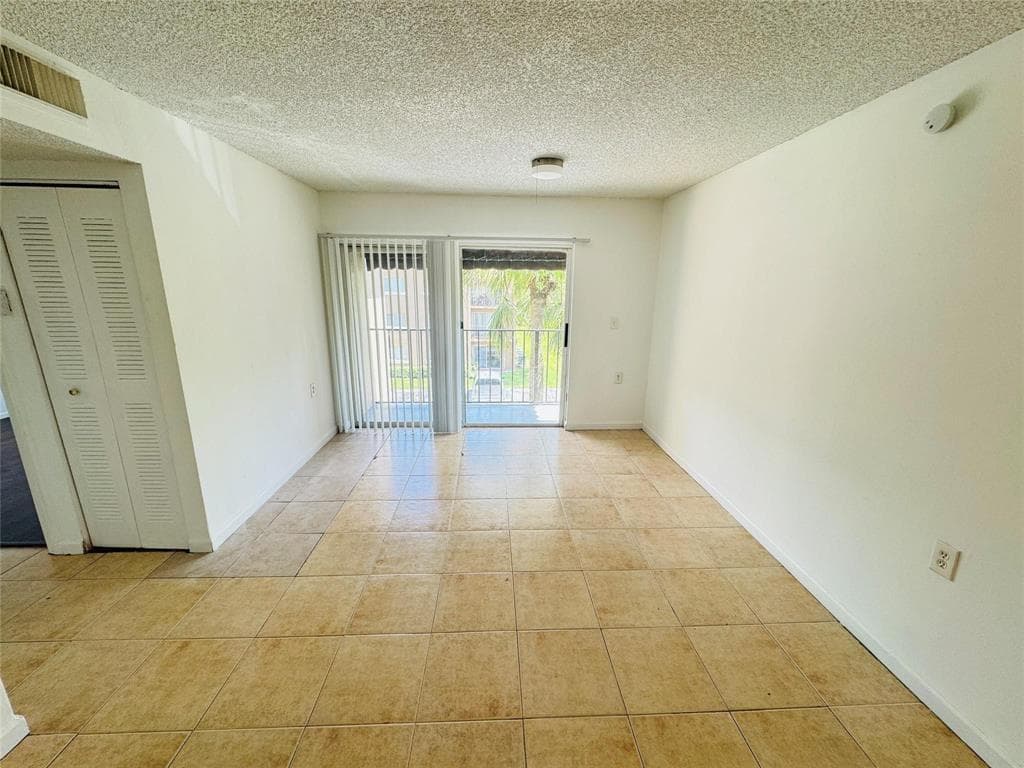 1068 N BENOIST FARMS Road # 302, West Palm Beach, FL 33411 — zdjęcie 2