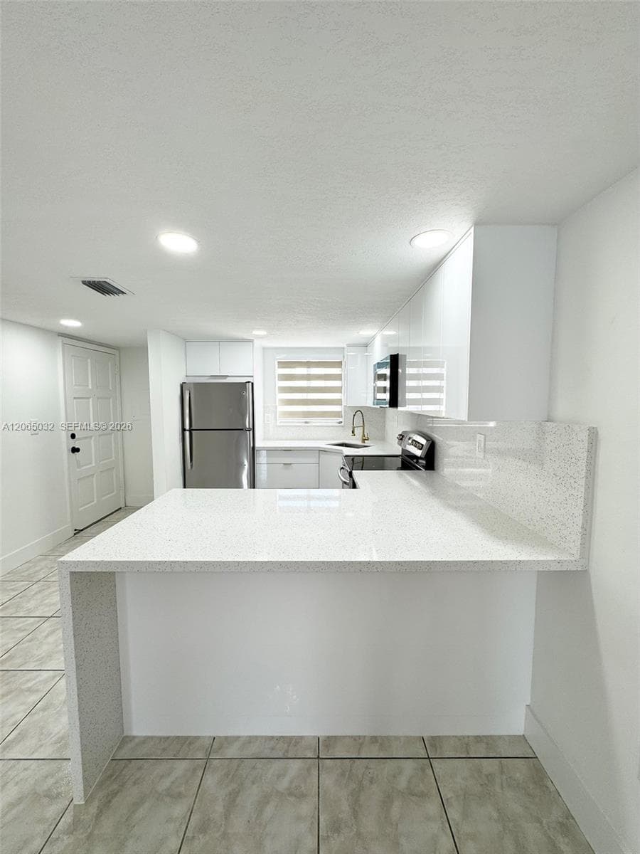 5580 W 26th Ct # 209, Hialeah, FL 33016 — zdjęcie 4