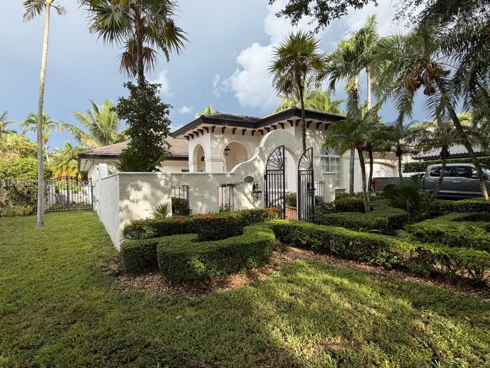 15901 NW 83rd Pl, Miami Lakes, FL 33016 — zdjęcie 2